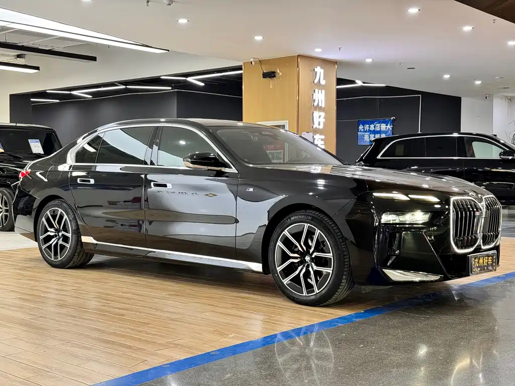BMW 7 Series 7 2023 735Li M Sport