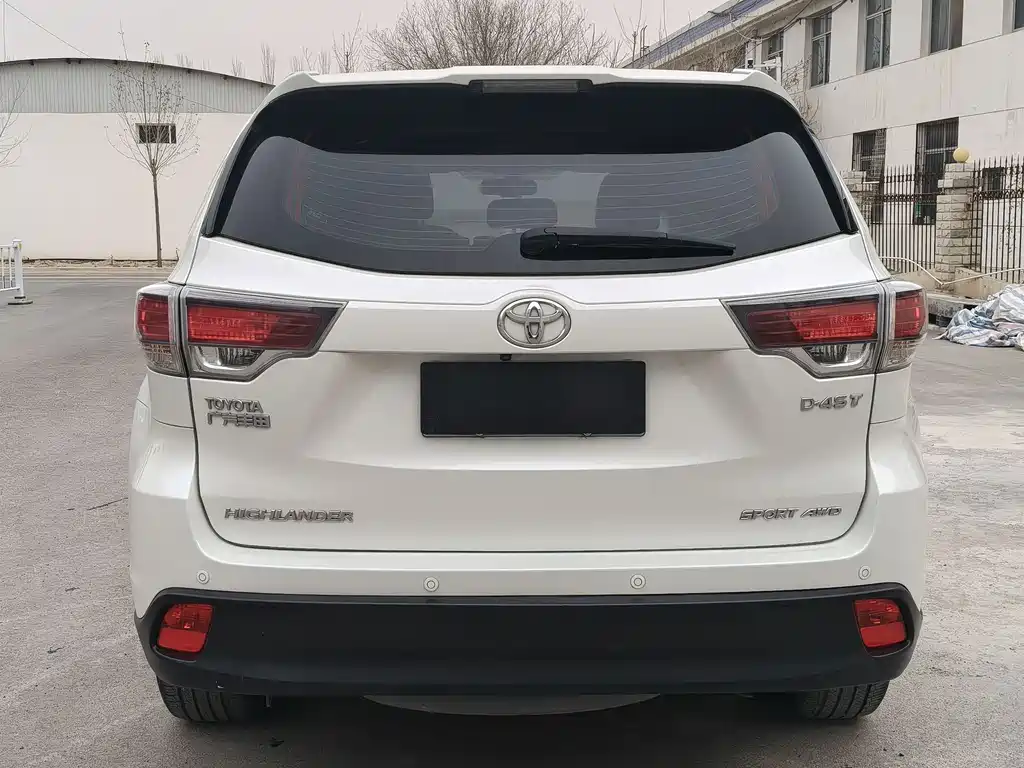 TOYOTA HIGHLANDER