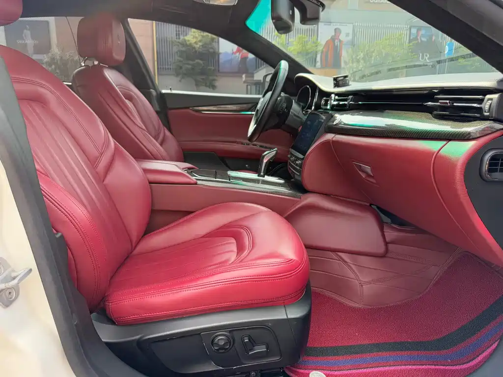 Maserati Quattroporte — миниатюра 12