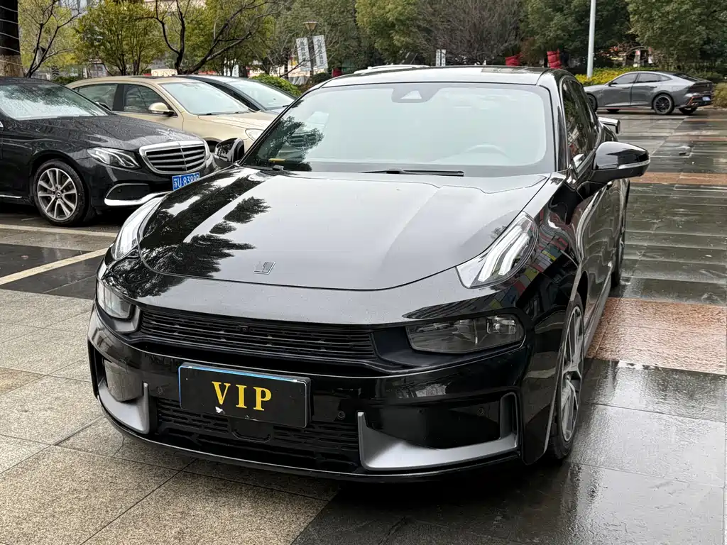 Купить Lynk & Co 03
