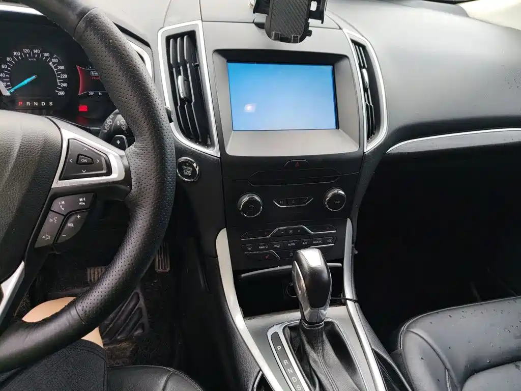 Ford Edge — миниатюра 14