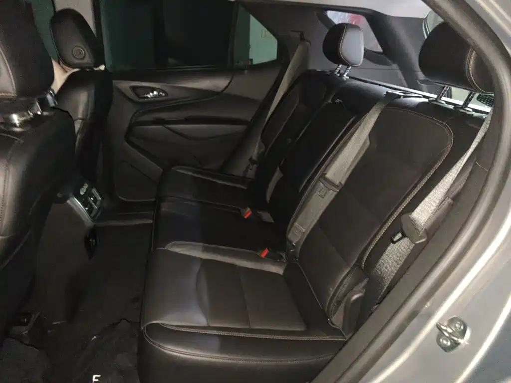 Chevrolet Equinox — миниатюра 13