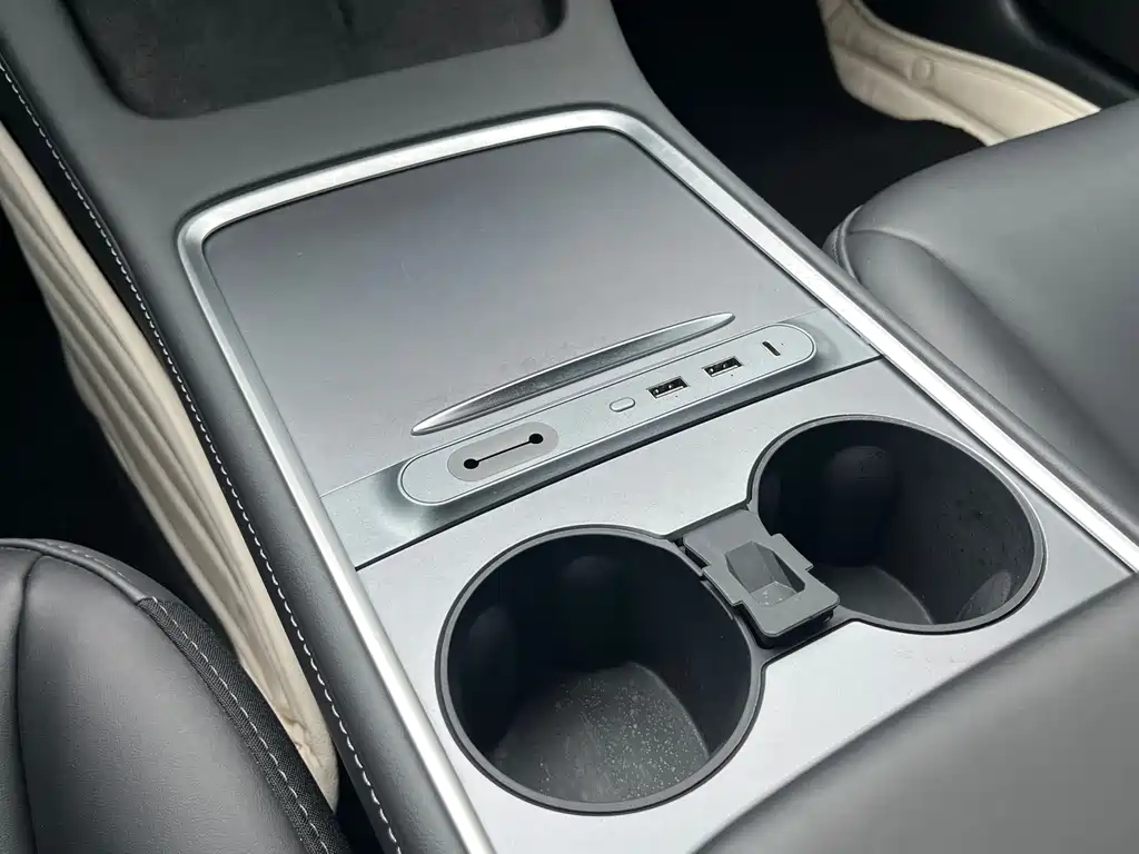 Tesla Model 3 — миниатюра 13