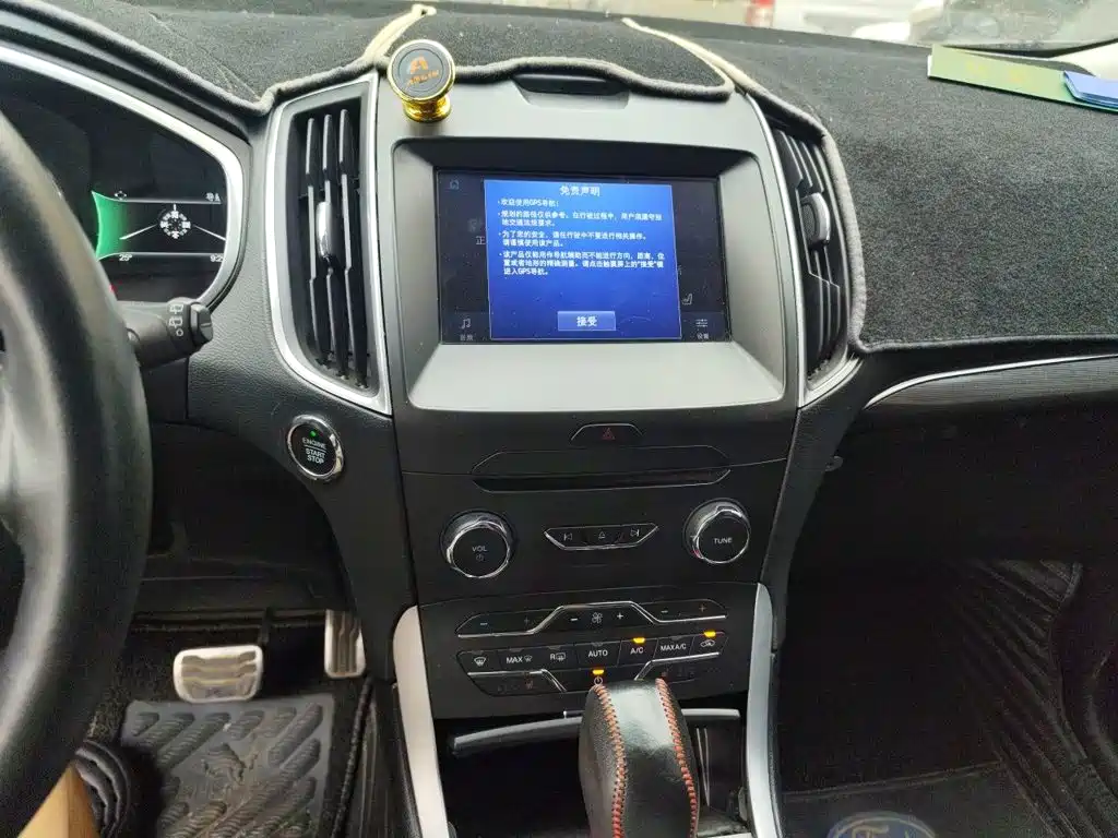 Ford Edge — миниатюра 9