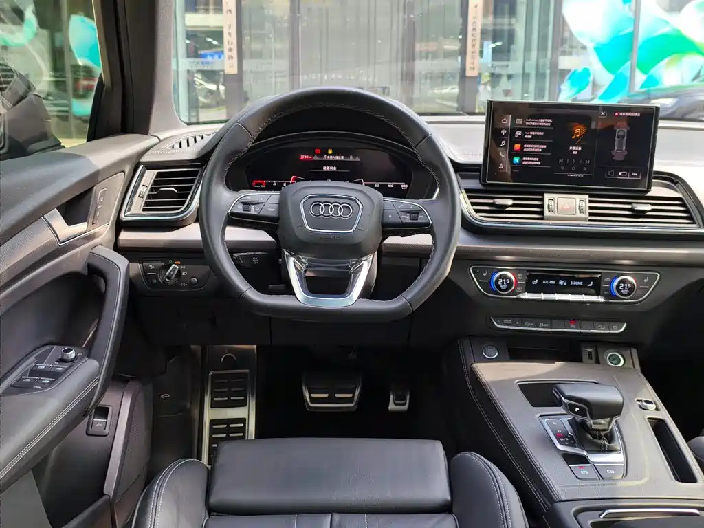 Audi Q5L 2023 — фото 22