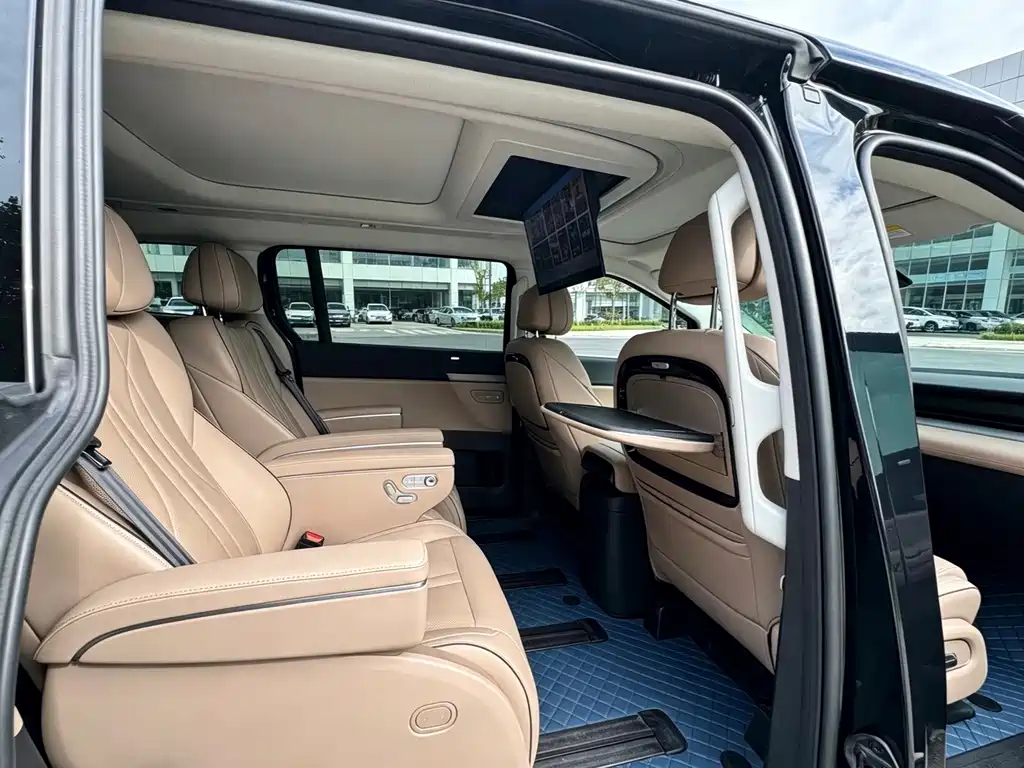 XPeng X9 — миниатюра 6