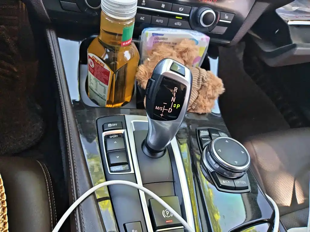 BMW 5 Series — миниатюра 10