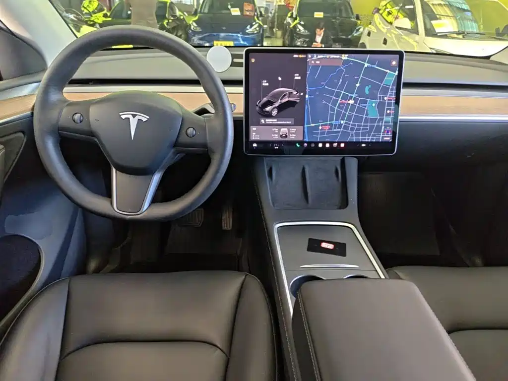Tesla Model Y 2021 — фото 9