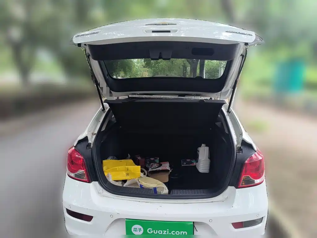 Chevrolet Cruze — миниатюра 15