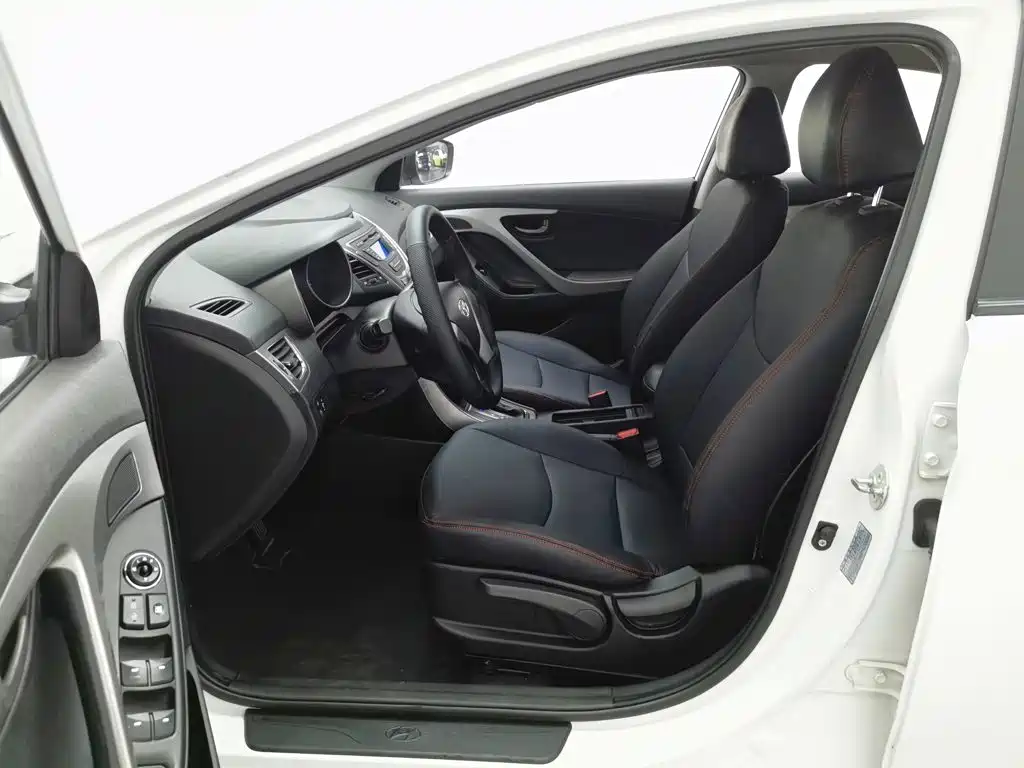 Hyundai Elantra Langdong — миниатюра 10