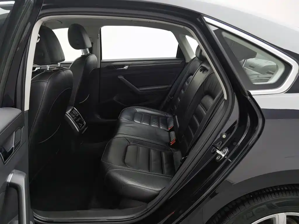 Volkswagen Passat — миниатюра 15