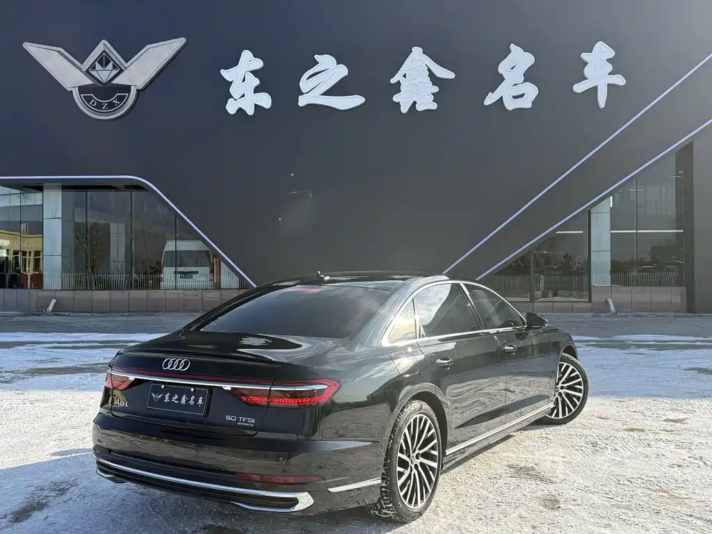 AUDI A8