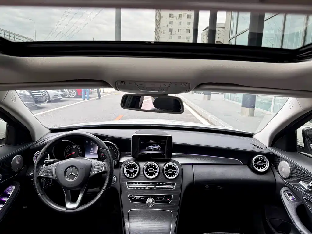 Mercedes-Benz C-Class — миниатюра 5