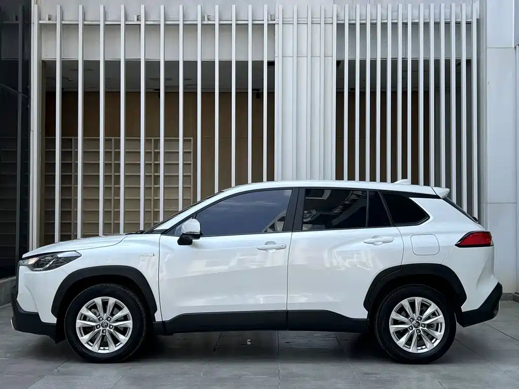 Toyota Corolla Cross — миниатюра 6