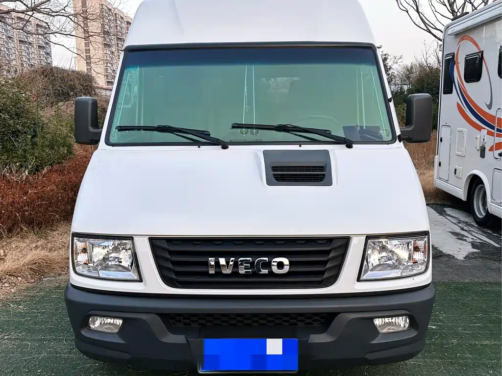 IVECO PROUD