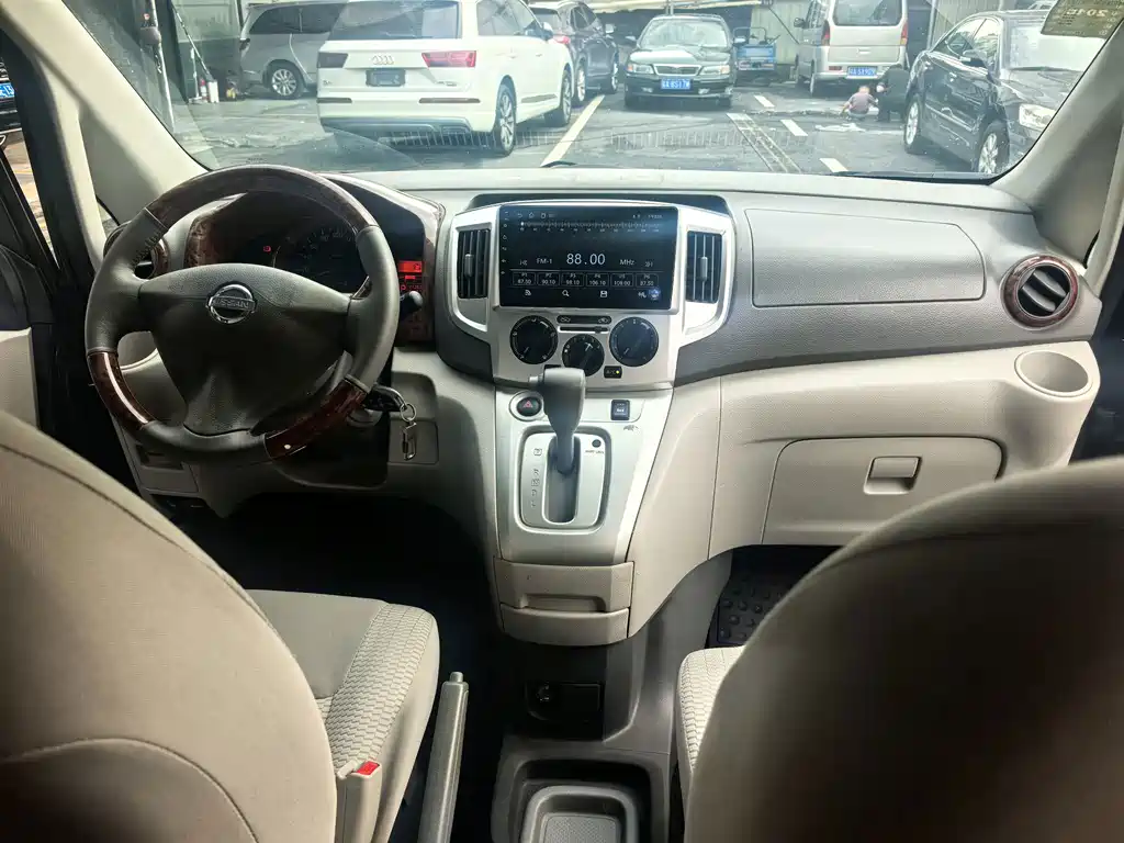 Nissan NV200 — миниатюра 8