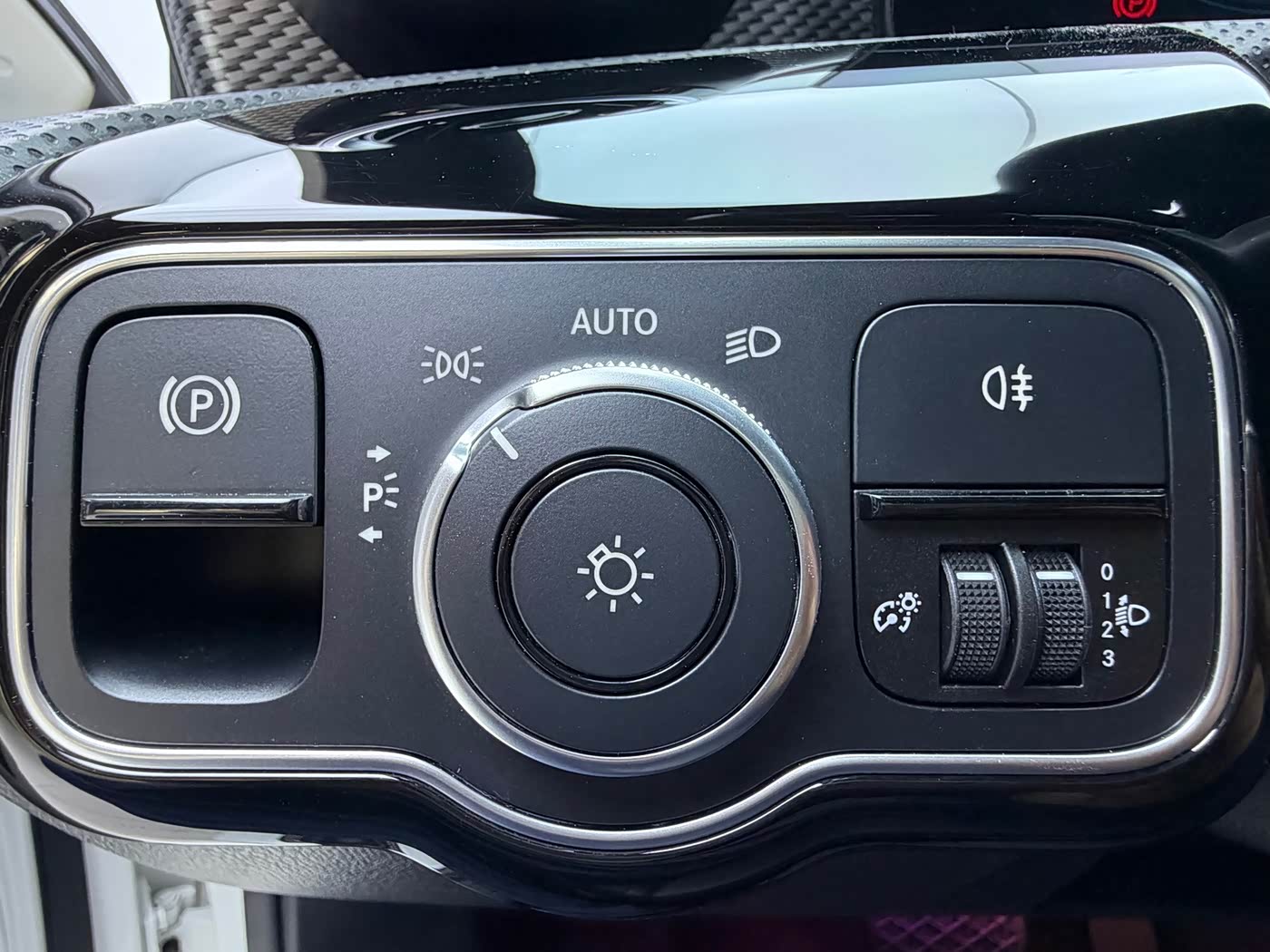 Mercedes-Benz A-Class 1.3 л 2022 г. Белый, пробег 36000 км