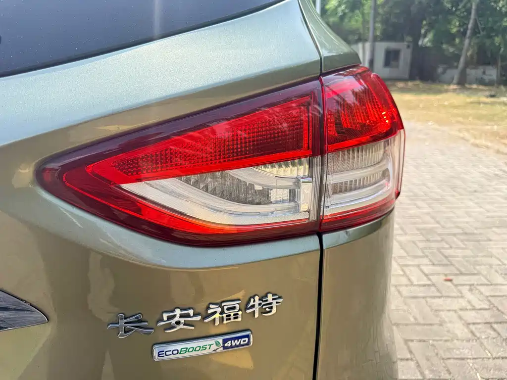 Ford Kuga — миниатюра 15