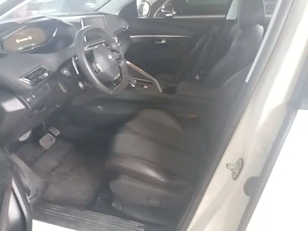 Peugeot 4008 — миниатюра 15