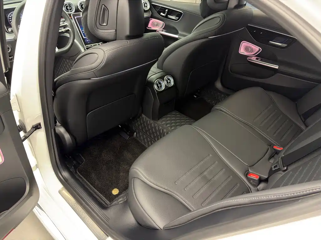 Mercedes-Benz C-Class 2023 — фото 11