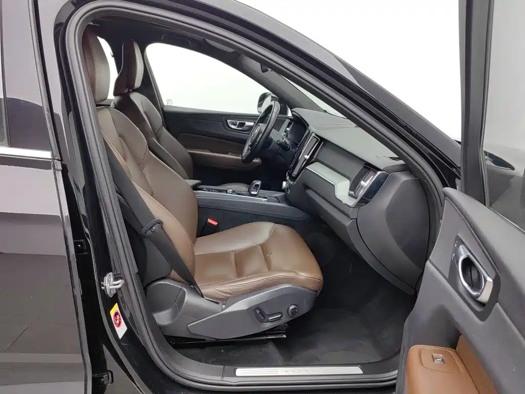 Volvo XC60 — миниатюра 23