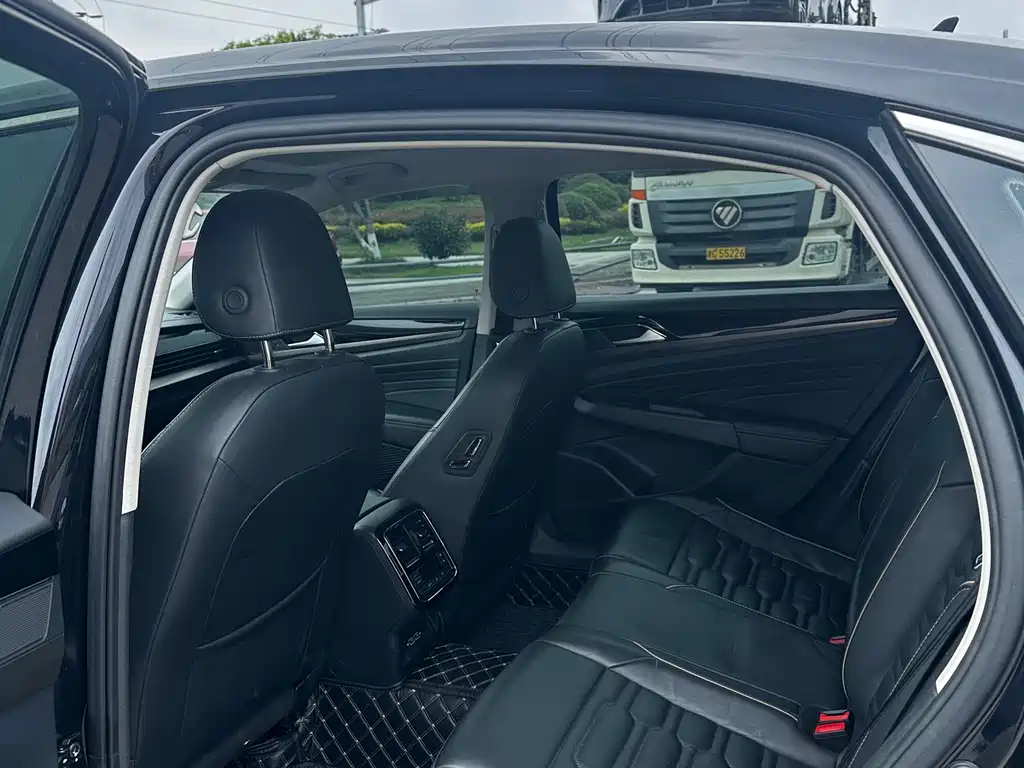 Volkswagen Passat 2020 330TSI Luxury V