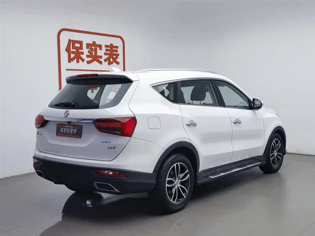 Dongfeng 580 2017 1.5T CVT