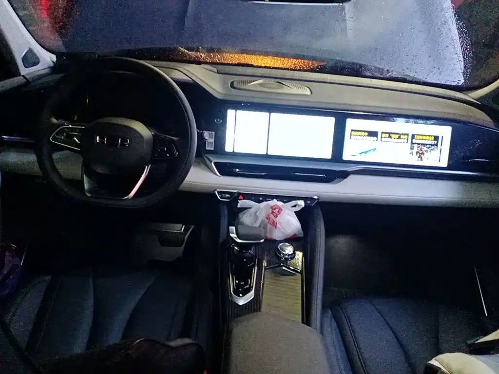 Geely Xingyue L — миниатюра 10