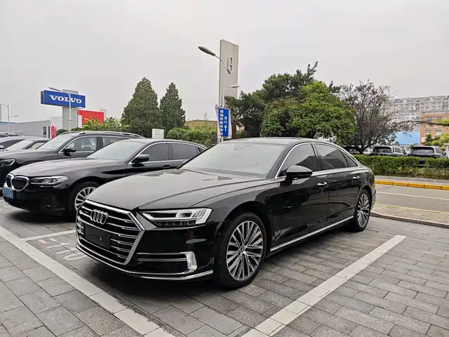 AUDI  A8 2020
