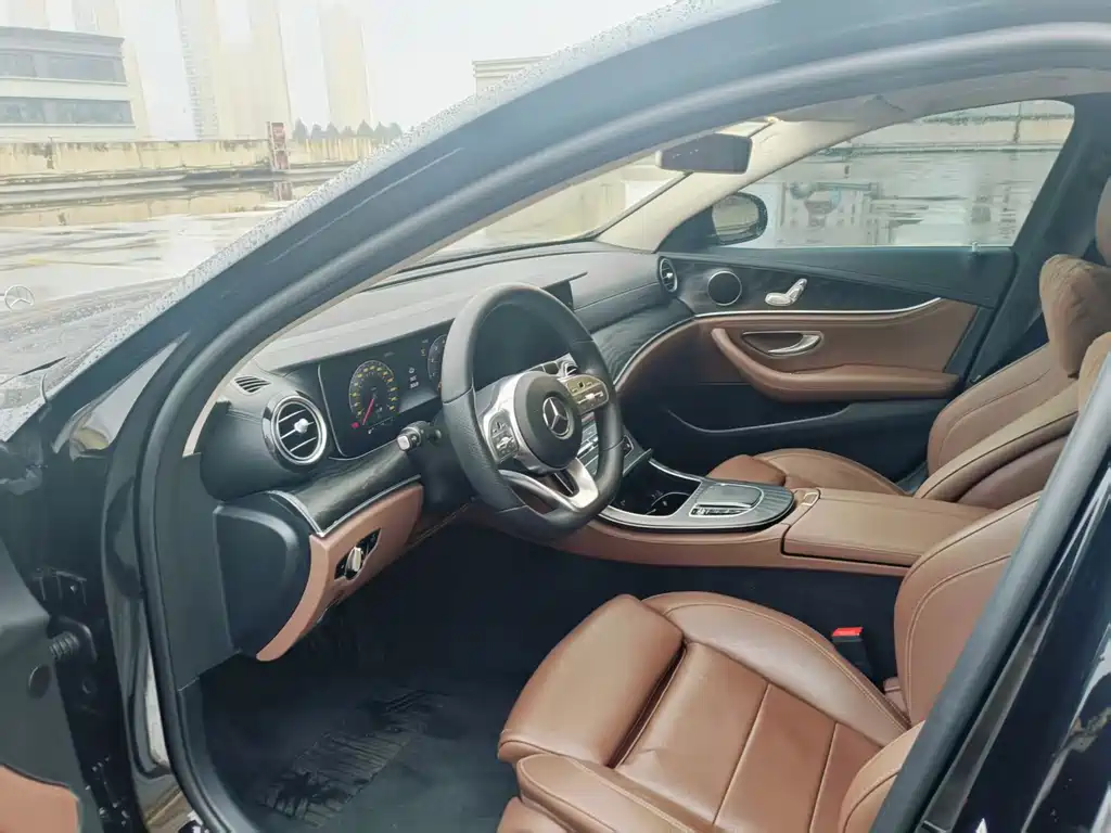 Mercedes-Benz E-Class — миниатюра 4