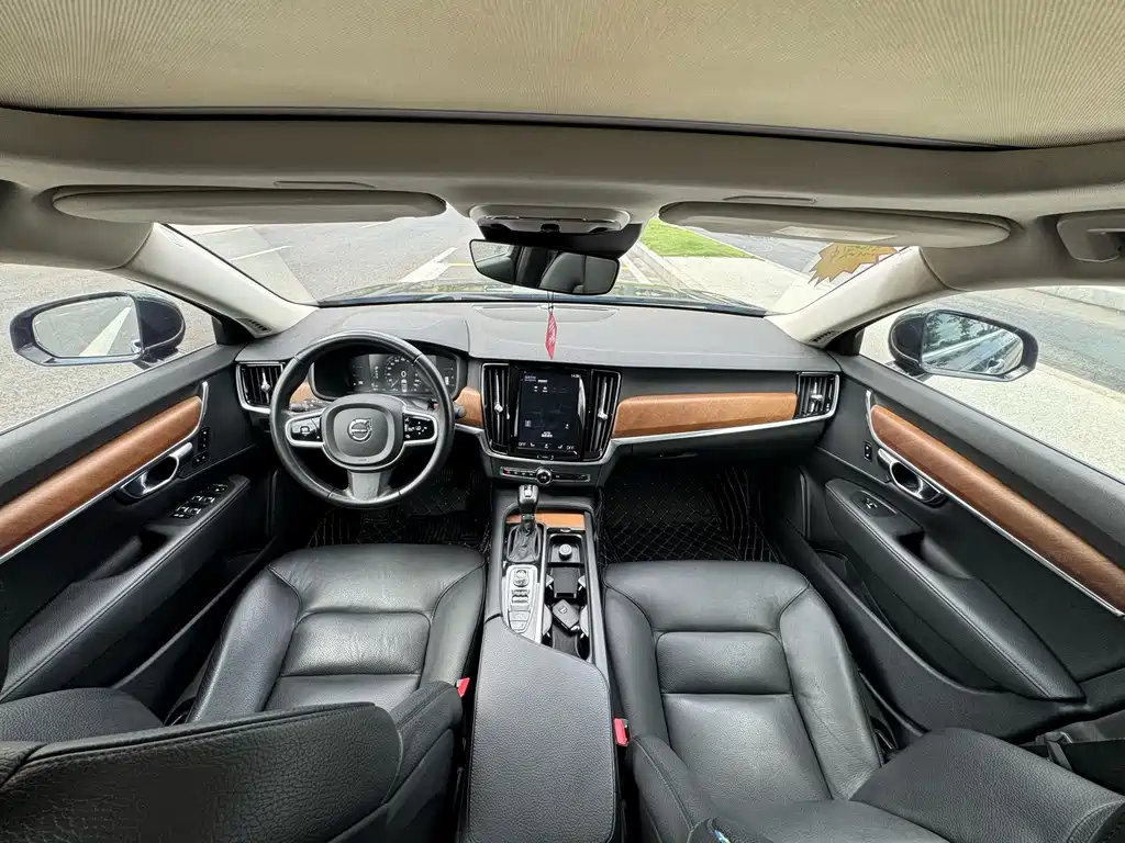 Volvo S90 — миниатюра 6