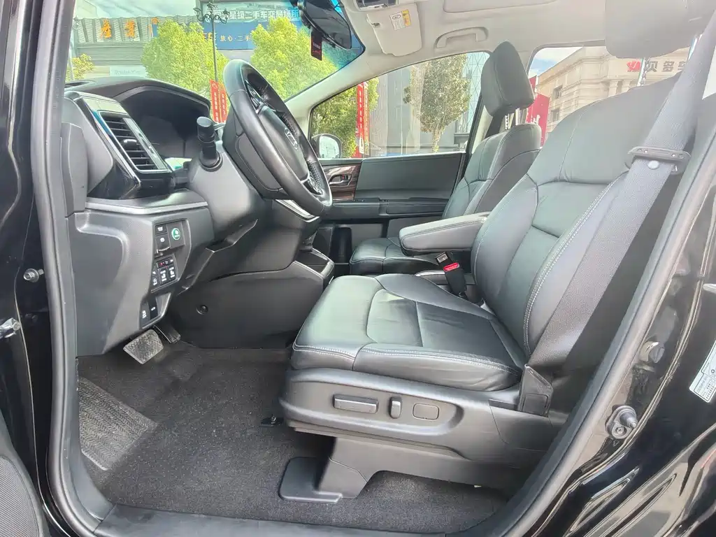 Honda Elysion — миниатюра 8