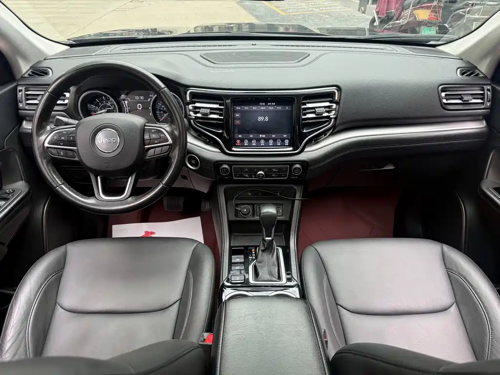 Jeep Commander — миниатюра 10