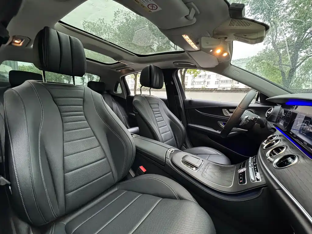 Mercedes-Benz E-Class — миниатюра 16