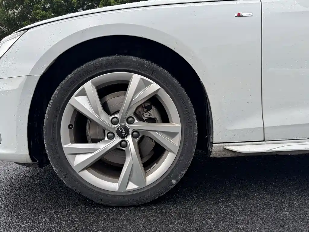 Audi A4 (Import) — миниатюра 7