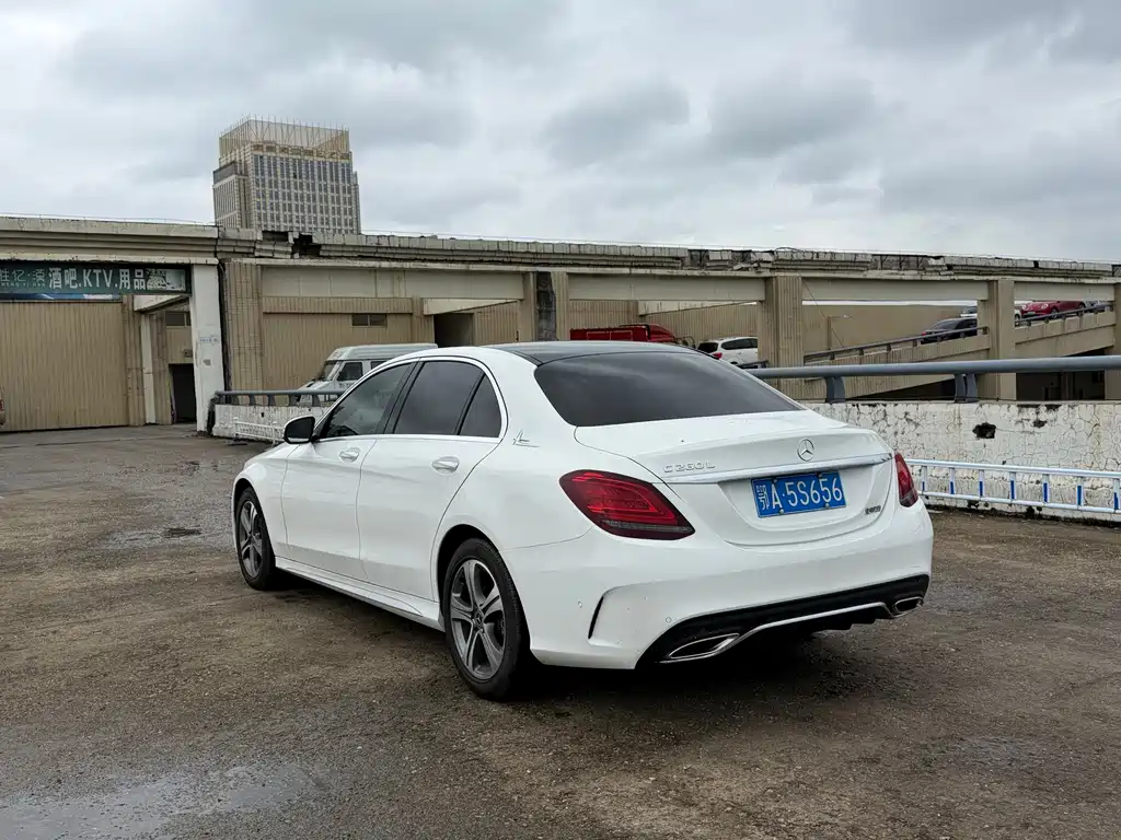 Mercedes-Benz C-Class — миниатюра 16