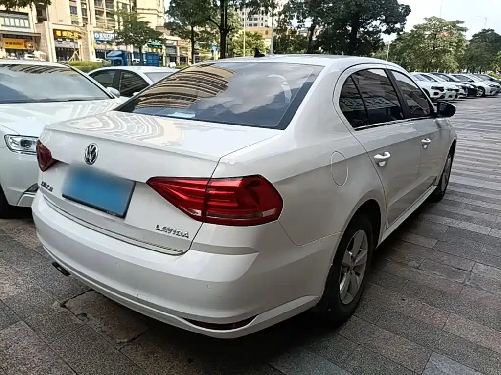 Volkswagen Lavida — миниатюра 7