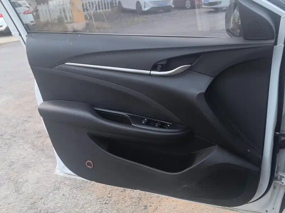 Buick Excelle — миниатюра 7