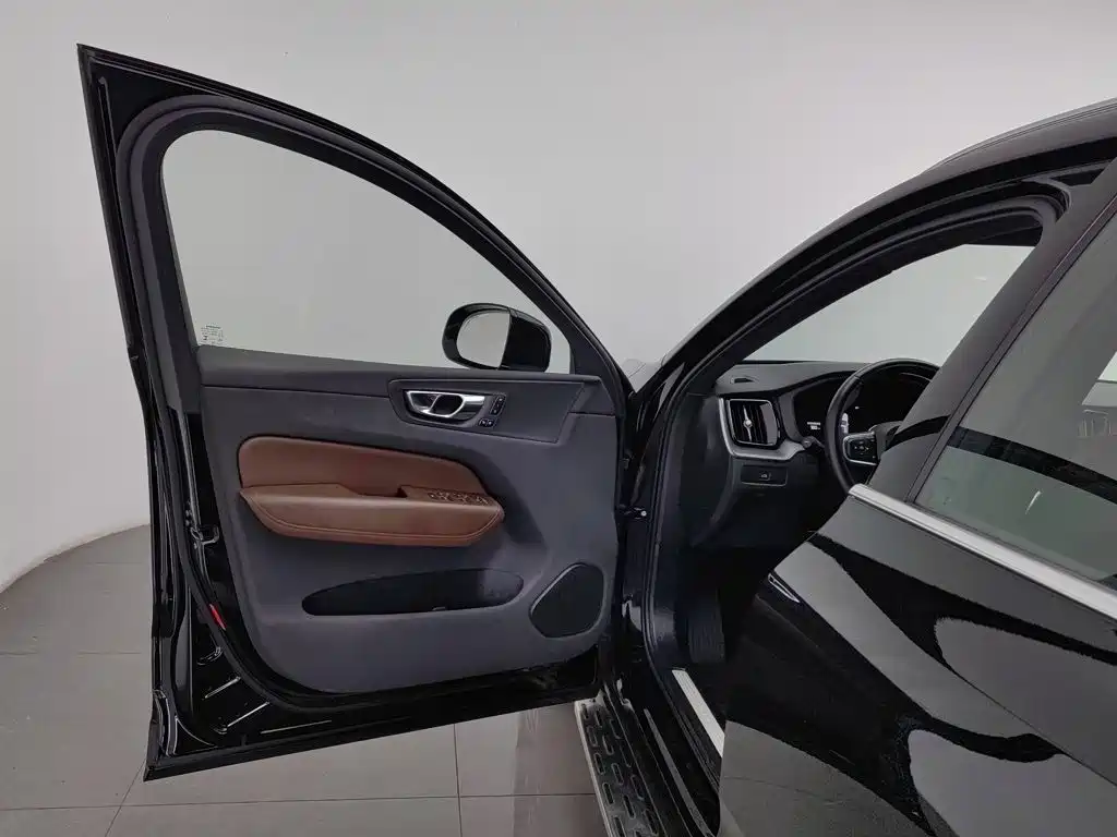 Volvo XC60 — миниатюра 8