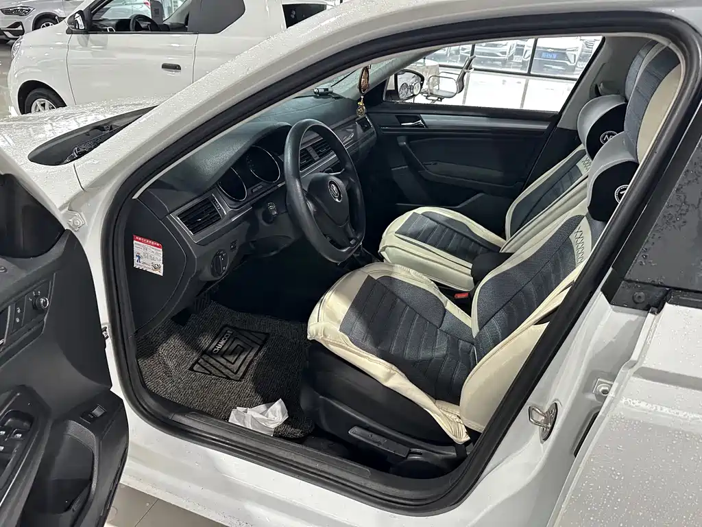 Volkswagen Bora — миниатюра 3