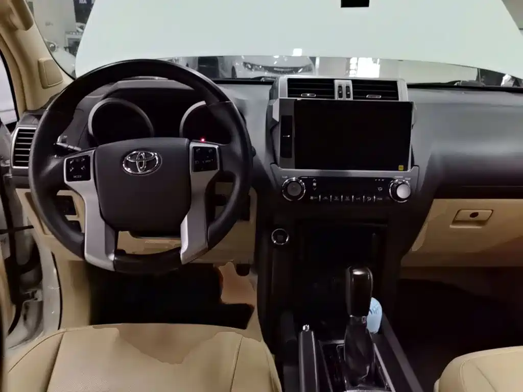 Toyota Prado — миниатюра 10