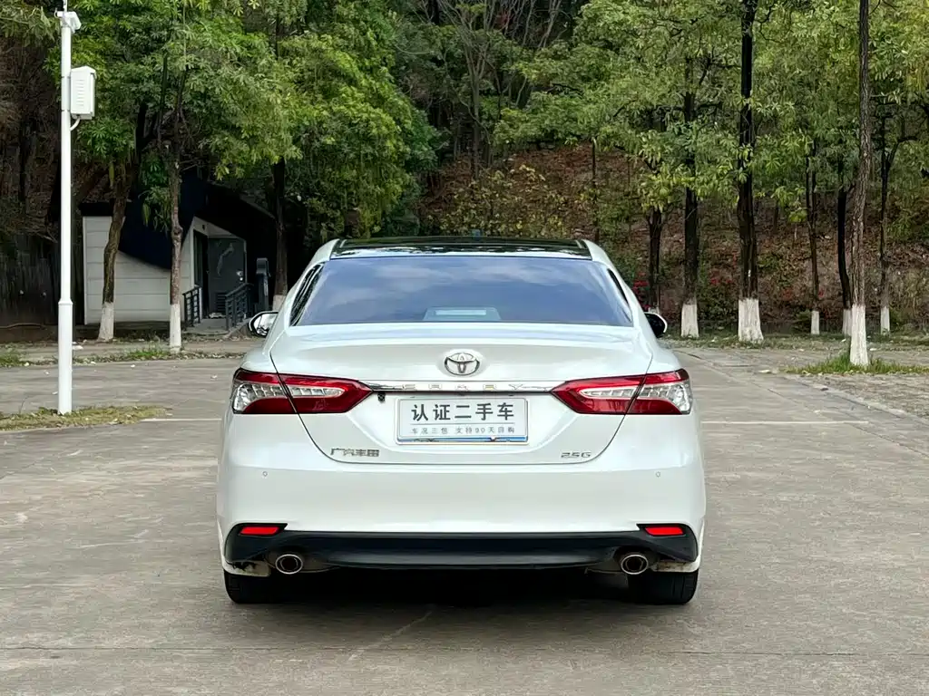 TOYOTA CAMRY