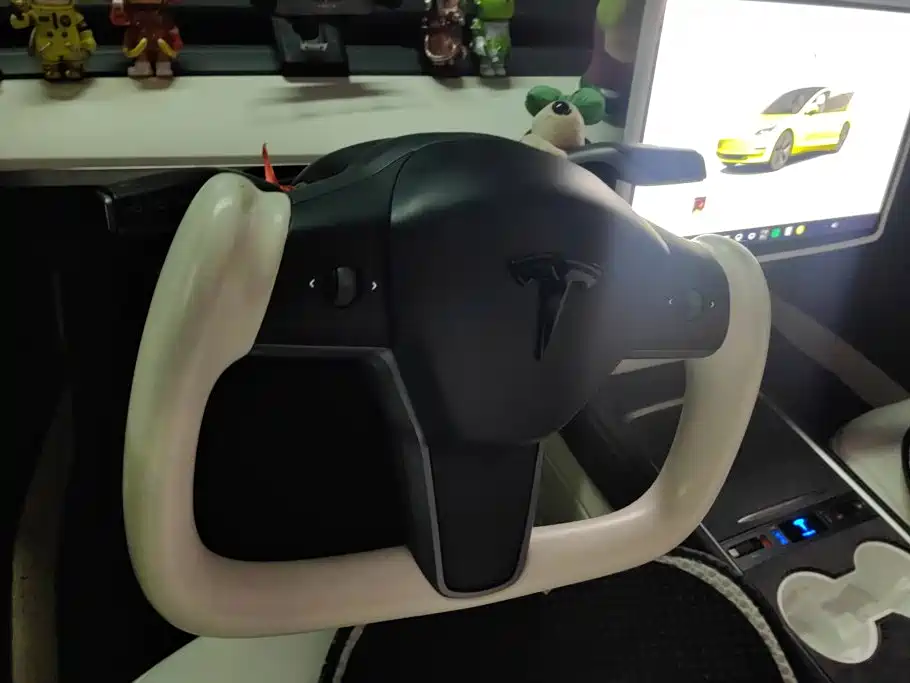 Tesla Model 3 — миниатюра 15