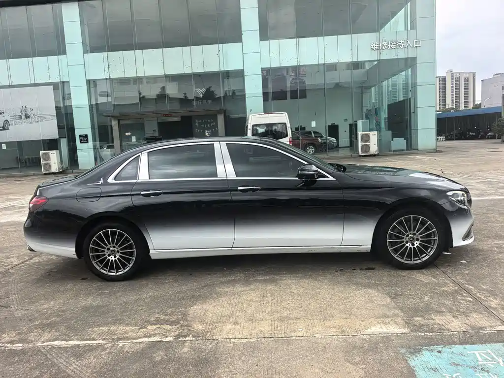 Mercedes-Benz E-Class — миниатюра 3