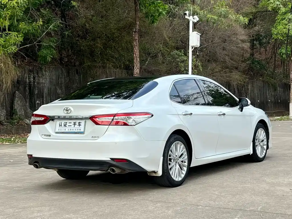 TOYOTA CAMRY