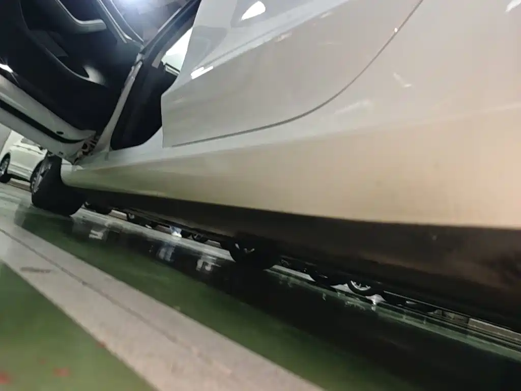 Tesla Model 3 — миниатюра 22