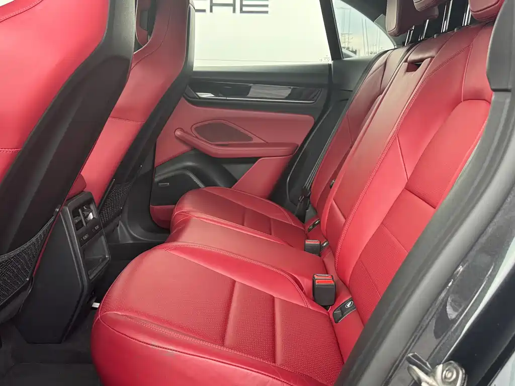 Porsche Macan EV — миниатюра 14