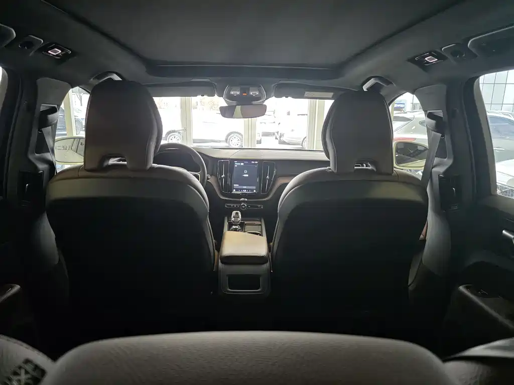 VOLVO XC60 PLUG IN HYBRID