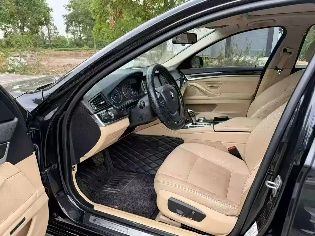 BMW 5 Series — миниатюра 4