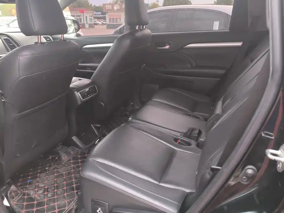 Toyota Highlander — миниатюра 11